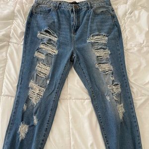 Boyfriend Baggy and Distressed Cropped Jeans